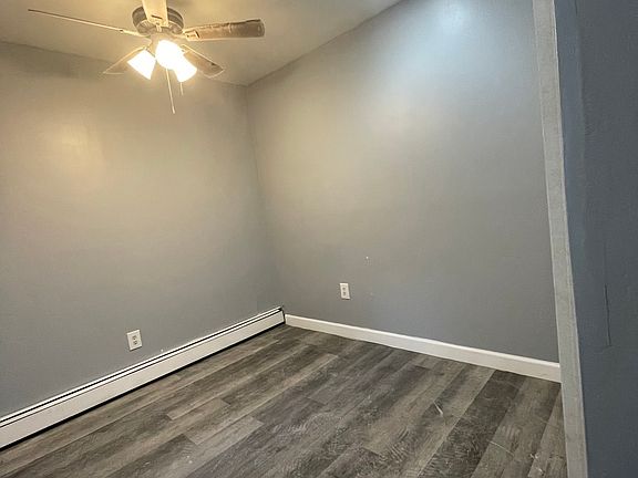 4th image of 41 Garfield Ave Floor 1