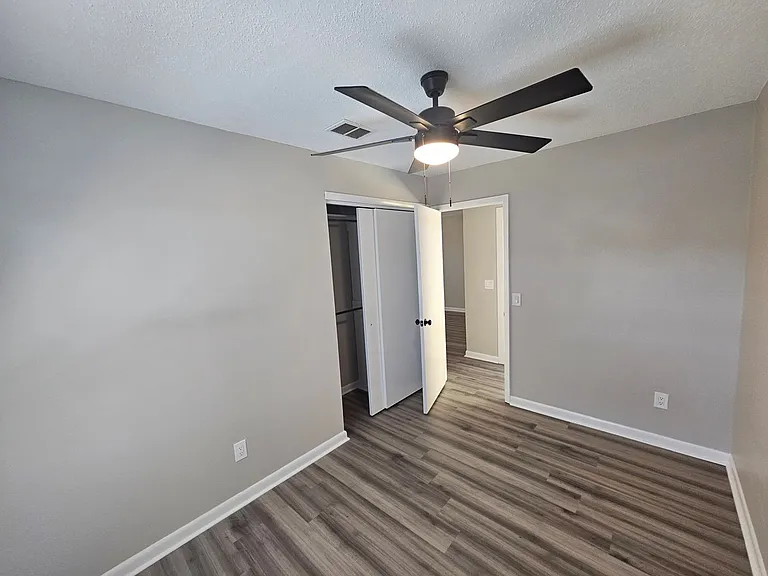 1510 Arthur Ave — Photo 9