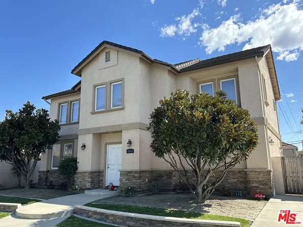 10652 Walnut St, Los Alamitos, CA 90720