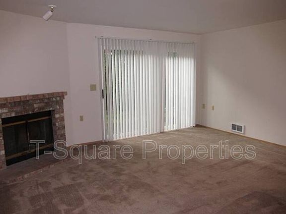 4th image of 7632 230th St SW APT B