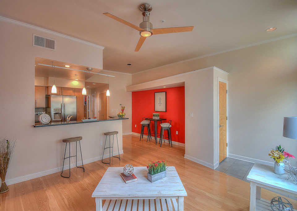 1st image of 110 Richmond Dr SE Unit 209