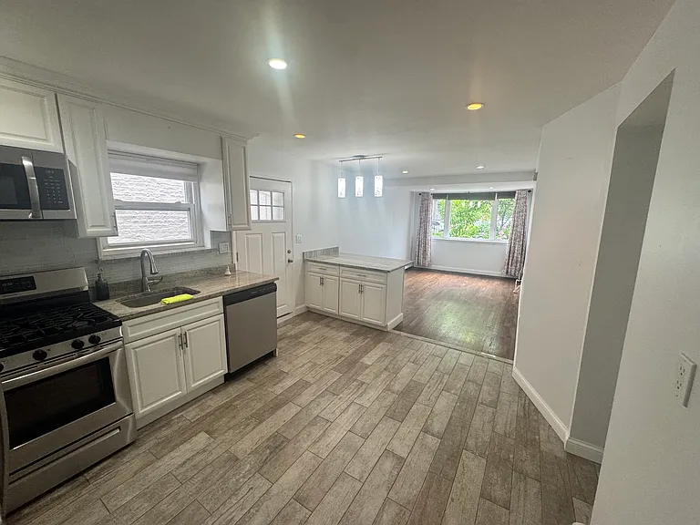 2822 Zulette Ave #1 — Photo 1