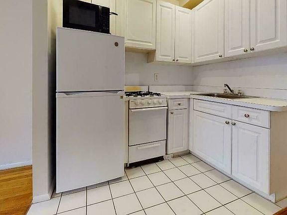 4th image of 345 E 76th St APT 2A