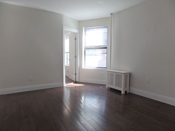 4th image of 566 W 126th St #54