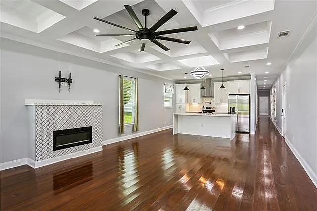 624 Thayer St — Photo 2