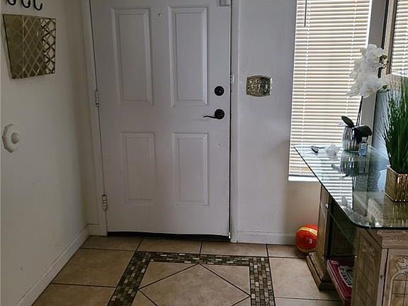 3rd image of 2842 Belleza Ln