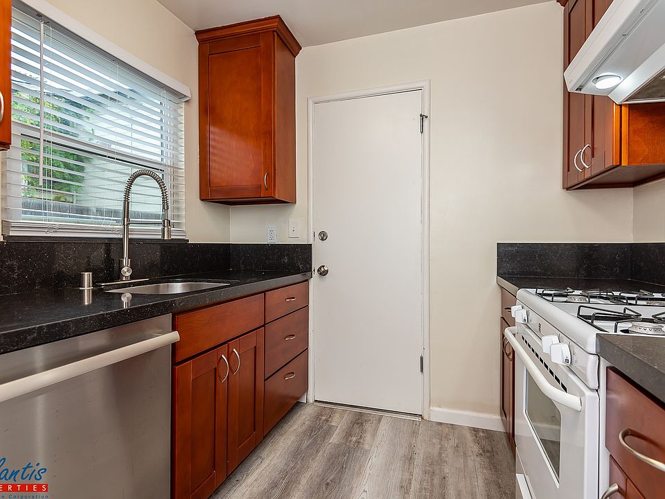 1st image of 511 Madison Ave #511
