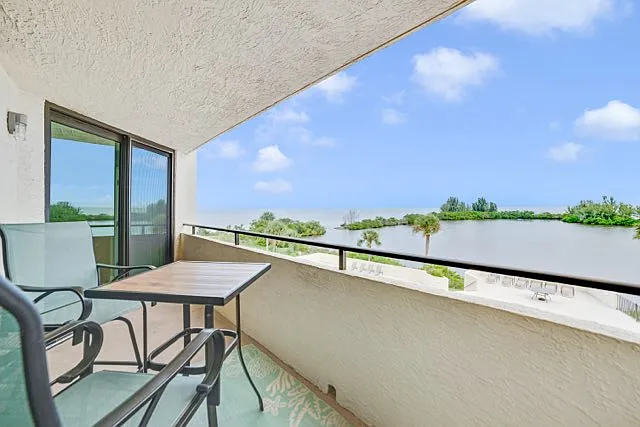5915 Sea Ranch Dr #314