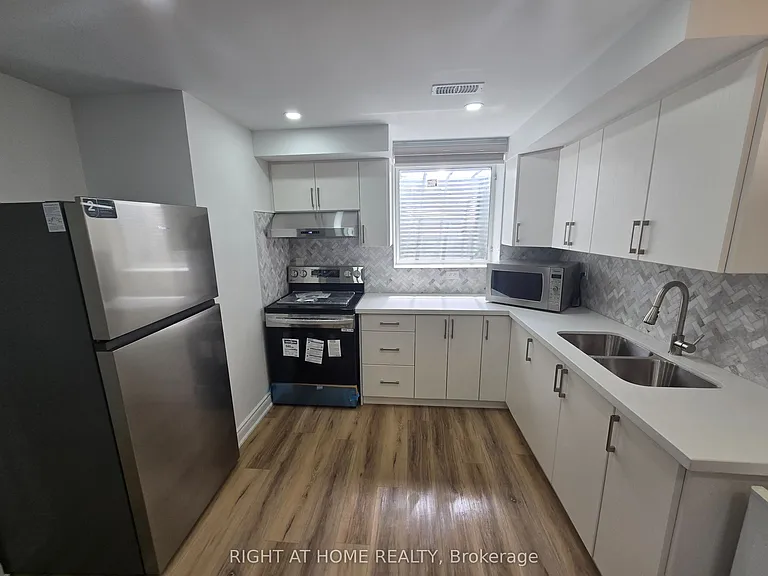 458 Bergamot Ave #BASEMENT — Photo 17