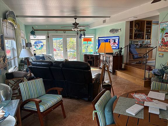 3rd image of 1155 Turkey Creek Ave