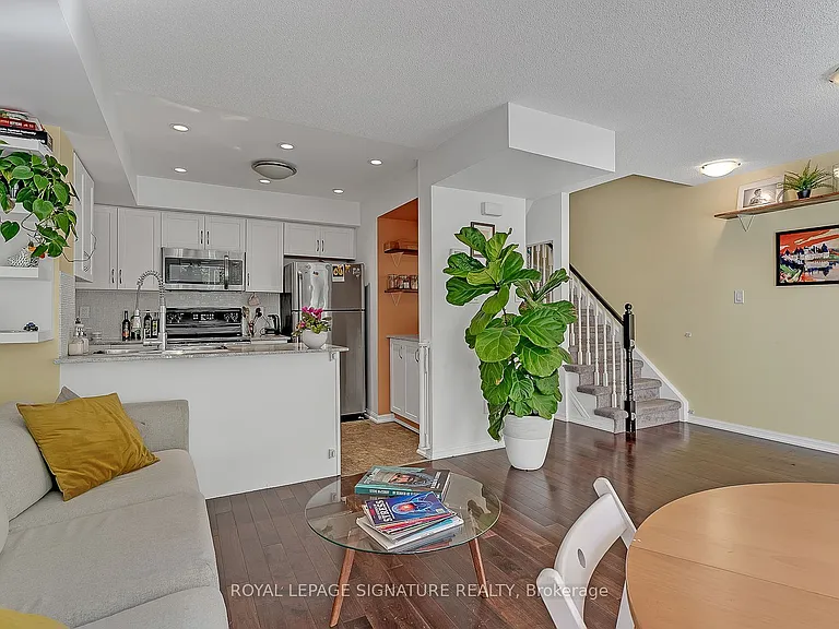 28 Laidlaw St #1612 — Photo 6