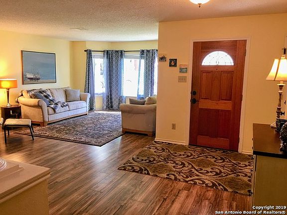 3rd image of 2813 Redriver Creek Dr