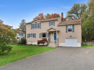 19 Glencross Rd, West Milford, NJ 07480