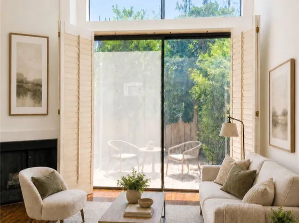 6121 Shoup Ave Unit 10, Woodland Hills, CA 91367