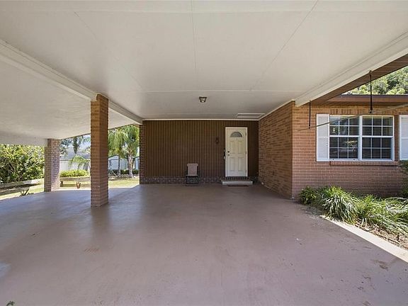 4th image of 1405 Seffner Valrico Rd