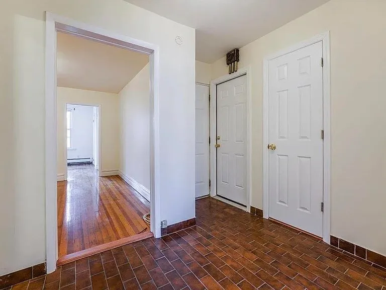 19 Hawthorne Ave #1 — Photo 12