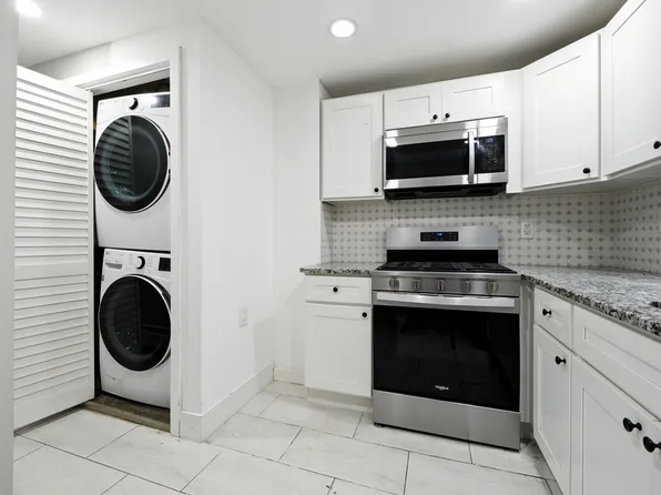 23 Westervelt Place image 4 of 14