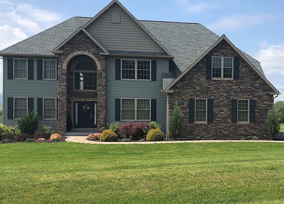 1st image of 30 Highland Garden Dr