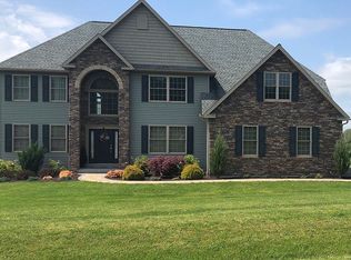 30 Highland Garden Dr, Berwick, PA 18603