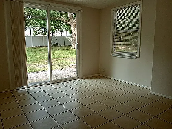 308 Woodlawn Ave #308 — Photo 15