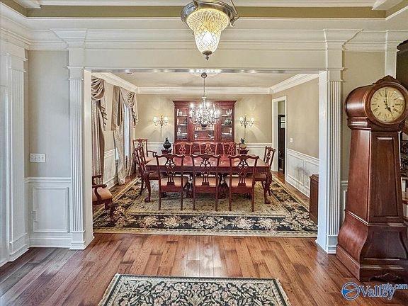 4th image of 978 Hampton Ridge Cir NW