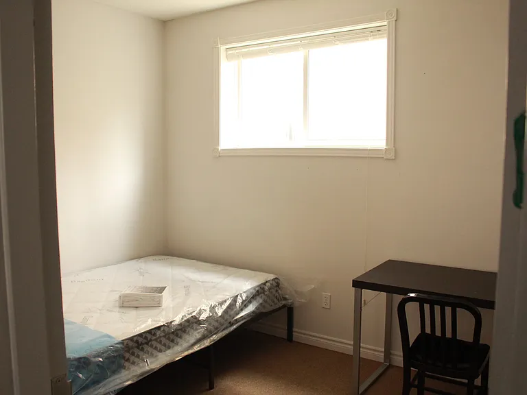 62 University Ave E — Photo 14
