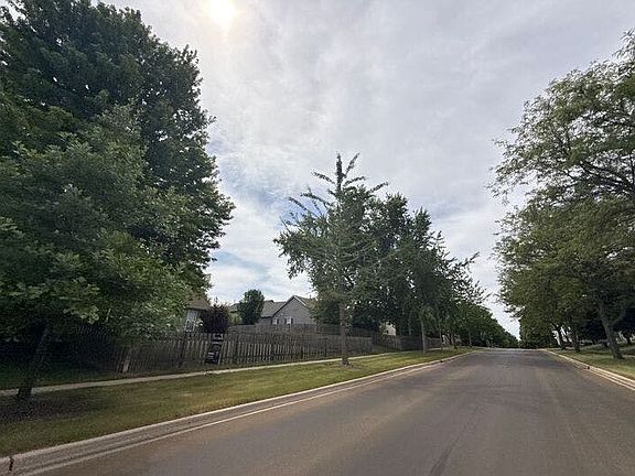 5th image of 2326 Aspen Dr