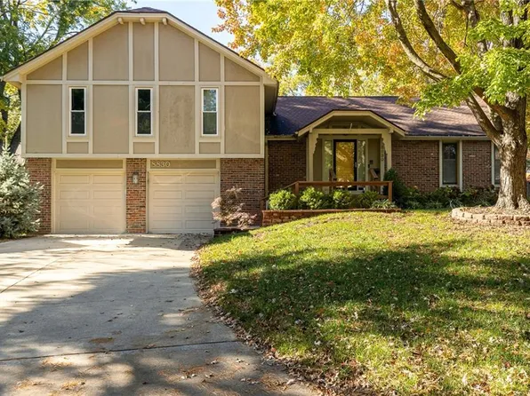 8830 Cedar Dr, Prairie Village, KS 66207