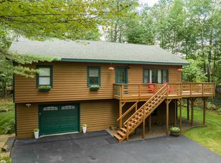 10 Rockledge Ln, Saranac Lake, NY 12983