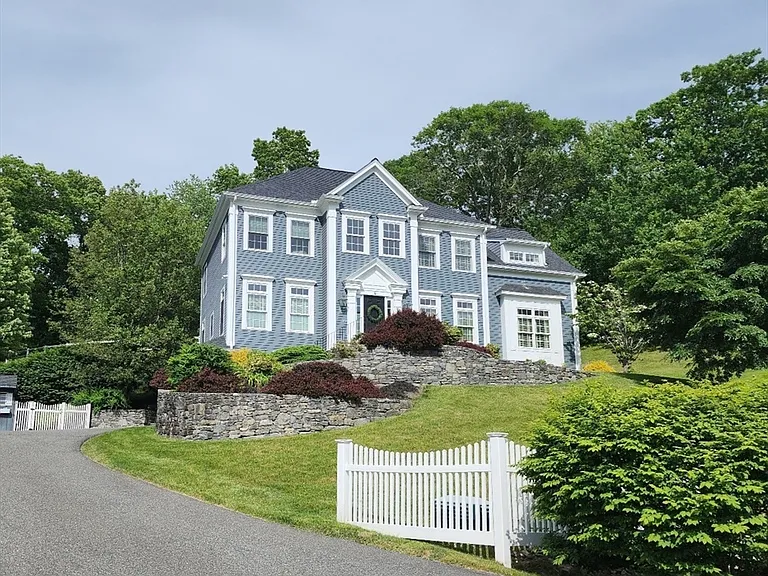 5 Robin Dr #5 — Photo 2