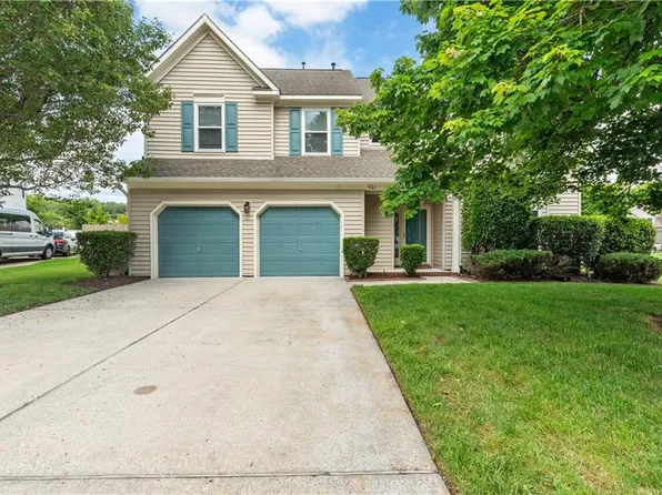 901 Angel Ct, Chesapeake, VA 23320