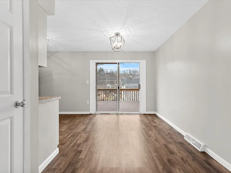 202D Stark Ave — Photo 6
