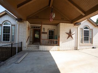 880 Cliffs Dr, Graford, TX 76449