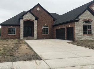 54566 Deadwood Ln, Shelby Township, MI 48316