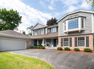 1100 E Donges Ct, Bayside, WI 53217