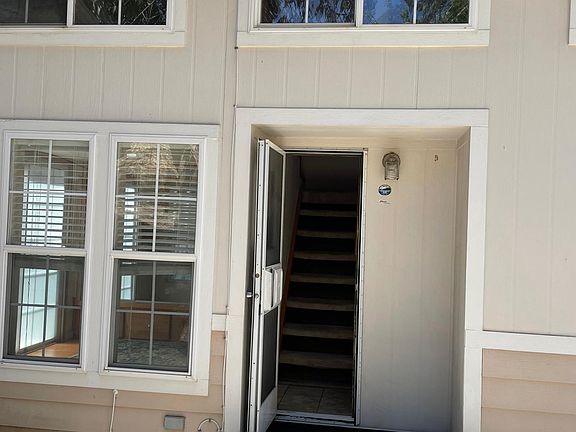 East entry / stairs to loft