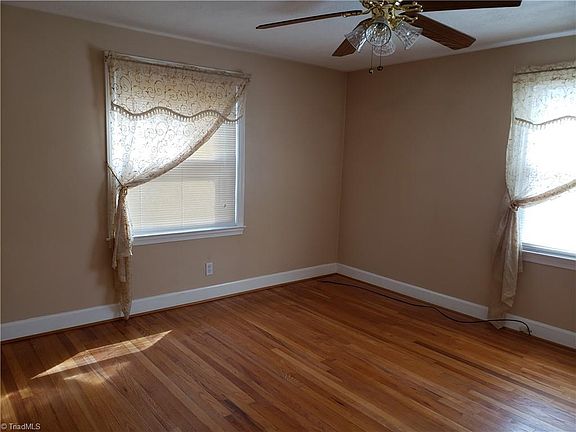 5th image of 3826 Wayne Ave