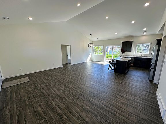 4th image of 706 11th St NW