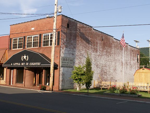 2nd image of 113 S Church St