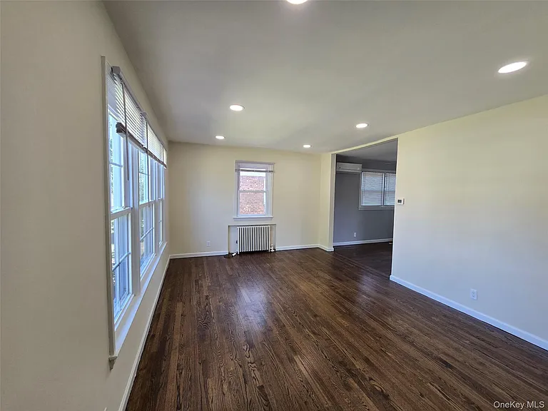 754 Park Ln S — Photo 6