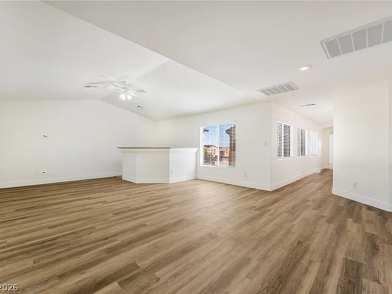 9372 Glendora Valley St — Photo 12