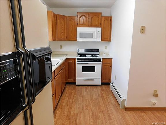 4th image of 12 Underhill Pl