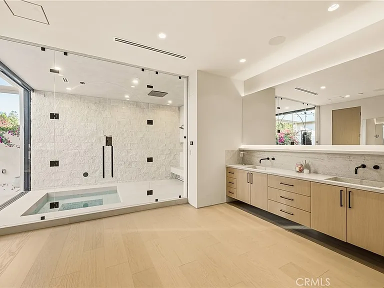 22924 Erwin St — Photo 30