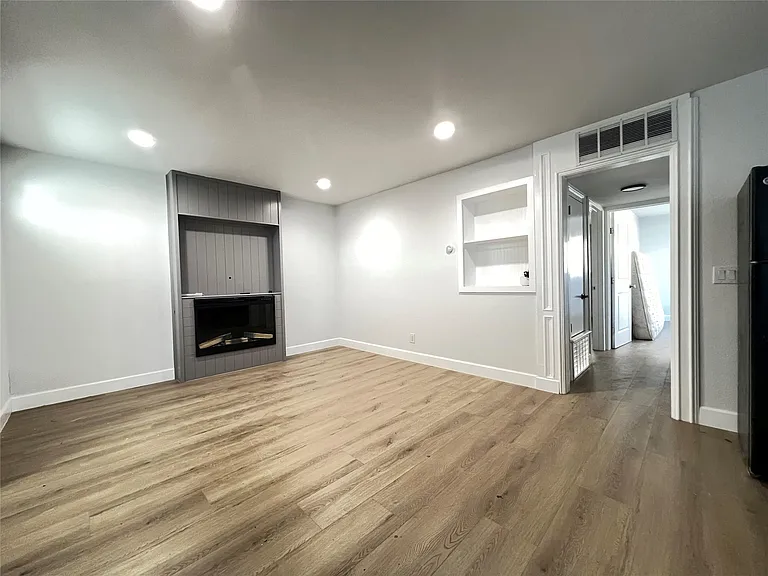 3310 Hycreek Dr #2 — Photo 4