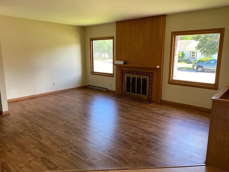 602 W Strowbridge St — Photo 1