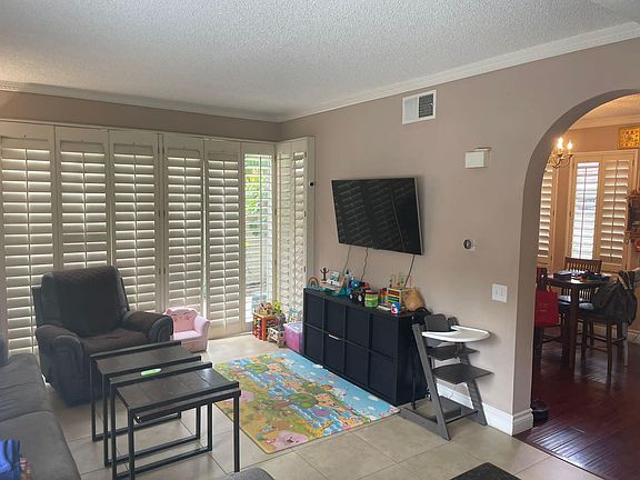 3rd image of 26 Woodland Dr