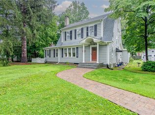 16 Beechwood Park, Poughkeepsie, NY 12601