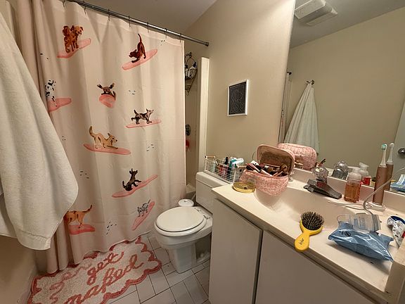 5th image of 90 Gainsborough St Unit 201E