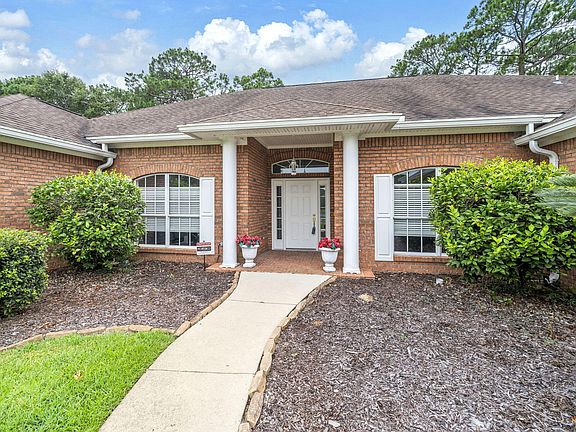 3rd image of 1520 Glenlake Cir