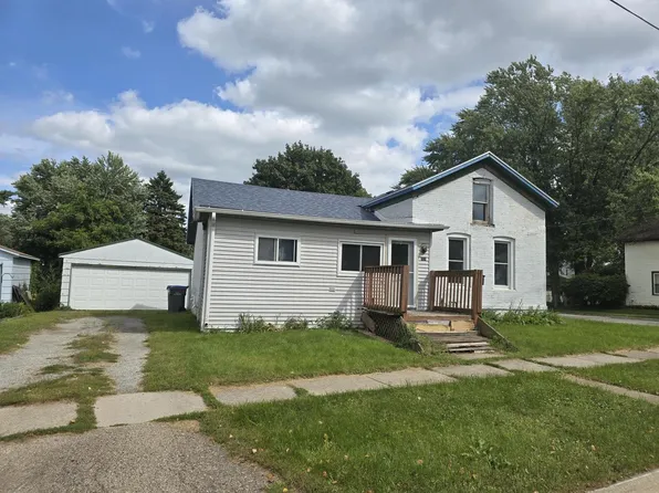 401 North Warren STREET, Watertown, WI 53098